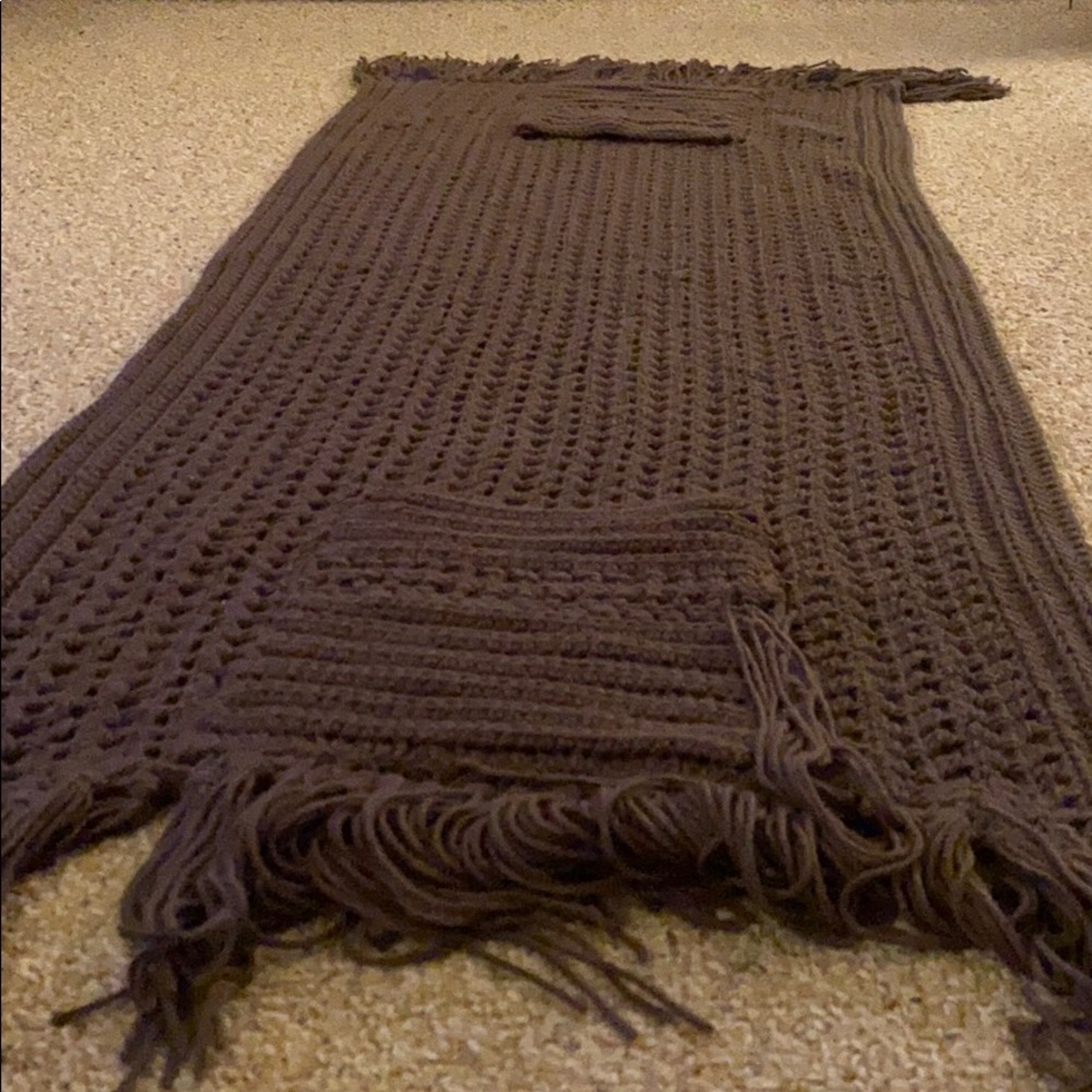 KNITTED shawl NWOT